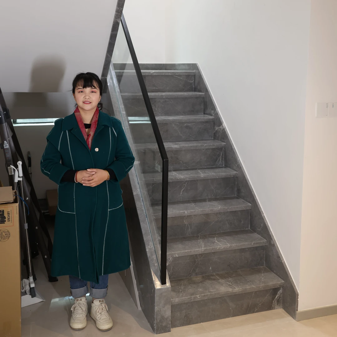 武汉网红款天然大理石爱马仕灰玻璃楼梯踏步/厂家定制/包安装