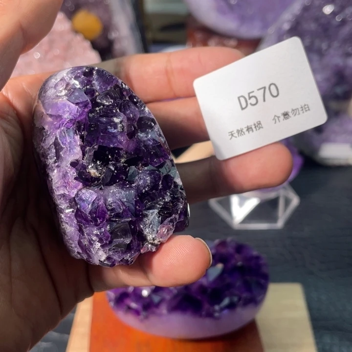 紫晶未镶嵌大型摆件（非配饰）