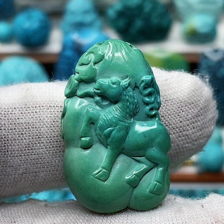 绿松石未镶嵌珠宝奇石