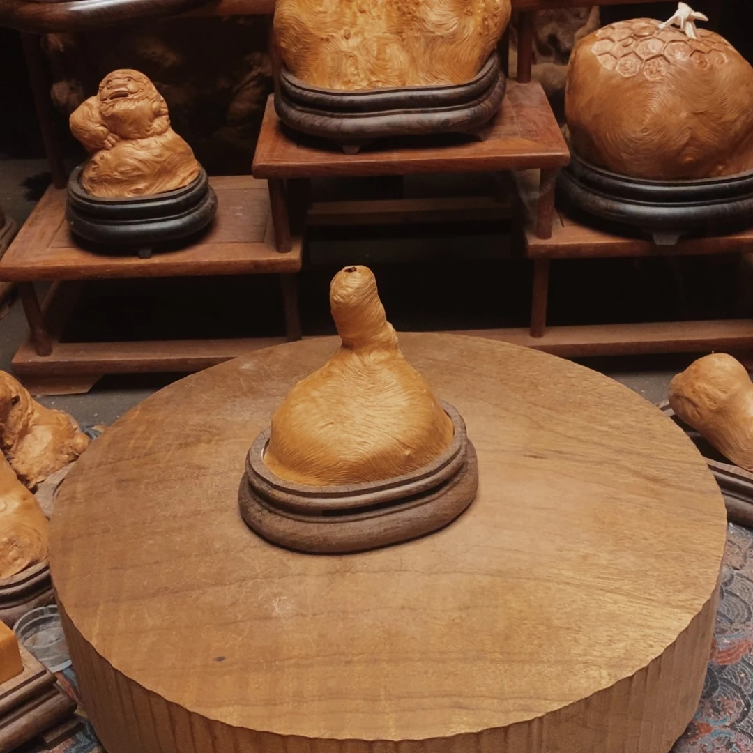 锡***）荔枝木随形香炉一个