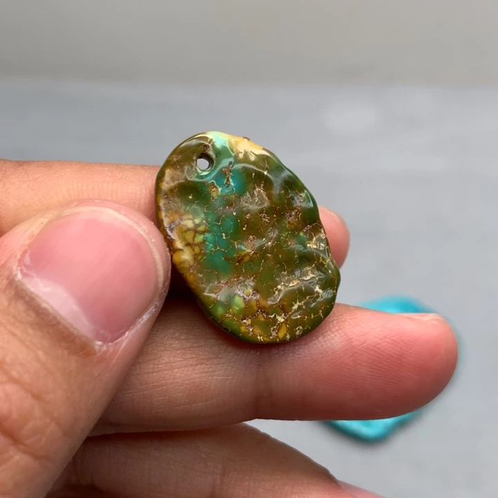 绿松石颈饰未镶嵌