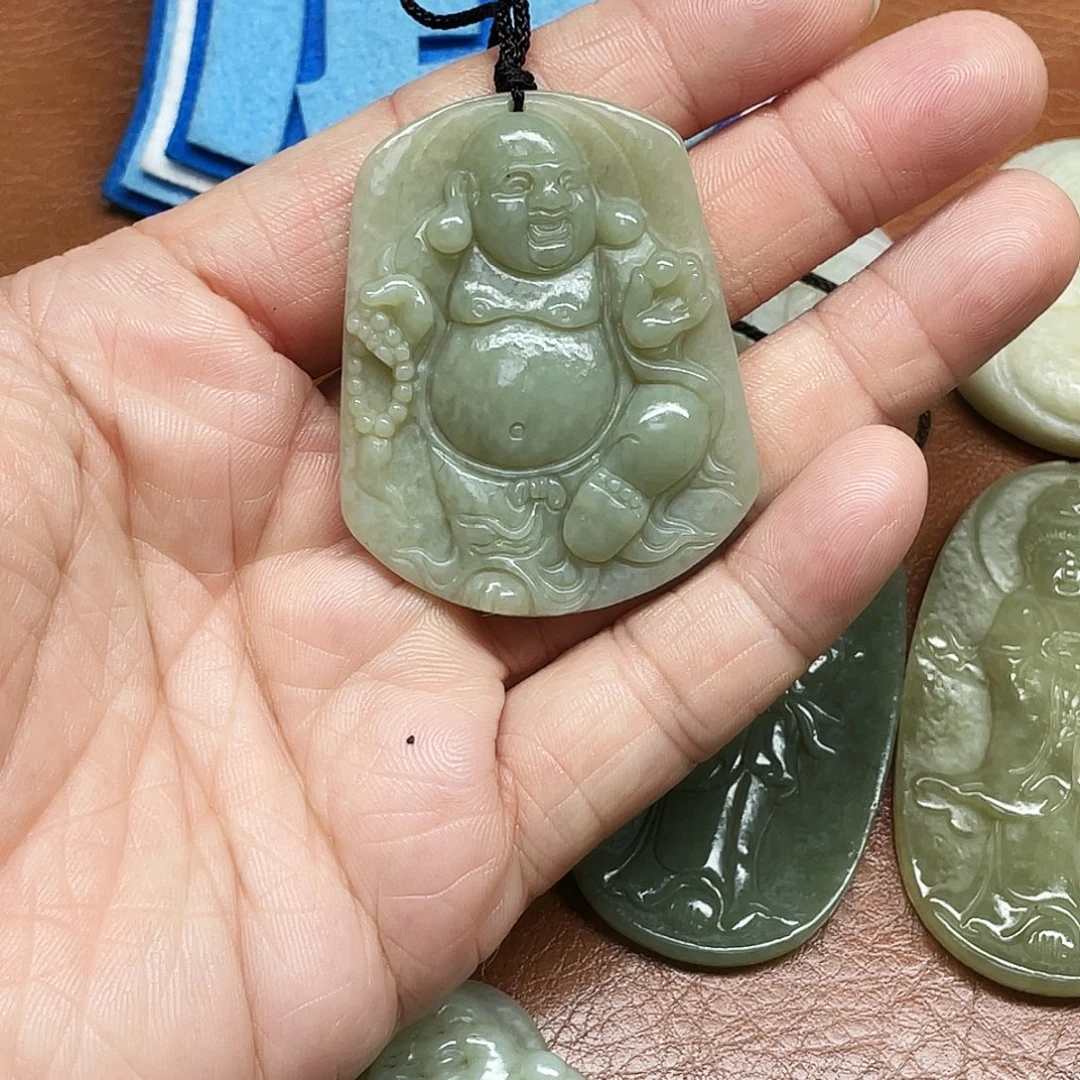 和田玉未镶嵌车挂