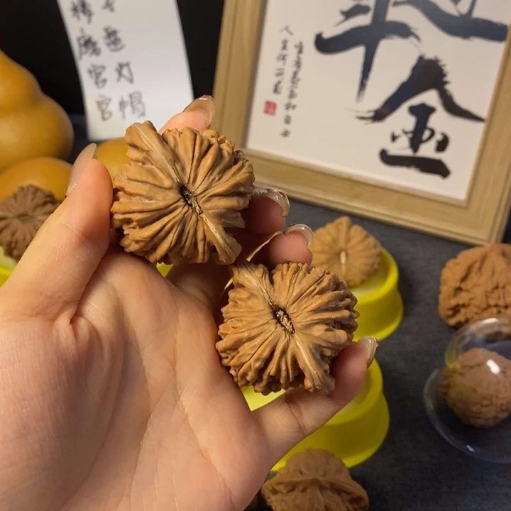 詹***哥文玩核桃吊坠四座楼
