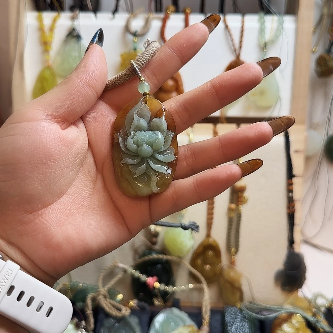 番***酱蛇纹石玉合金颈饰