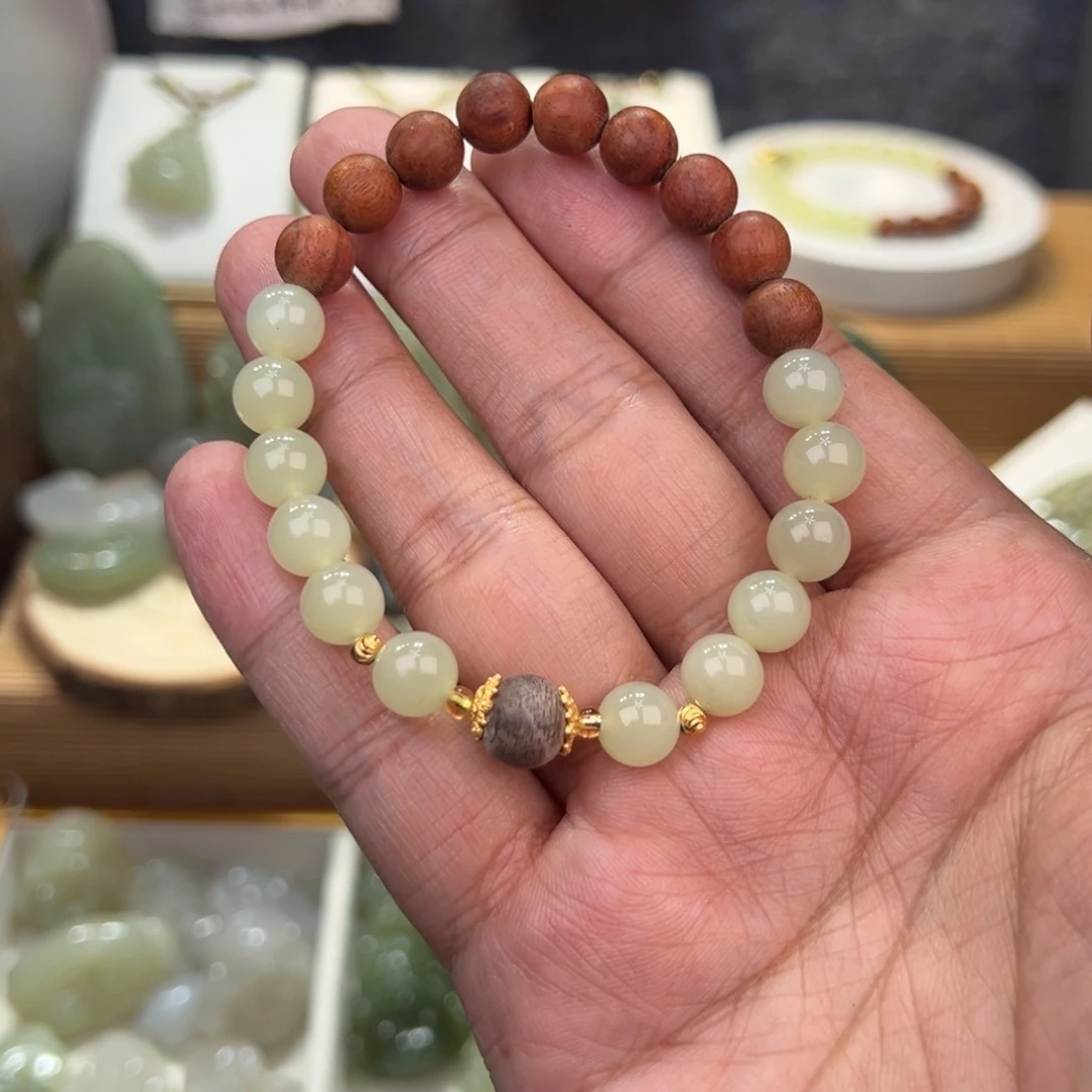 和田玉吊坠(不含链)未镶嵌࿐****卡8