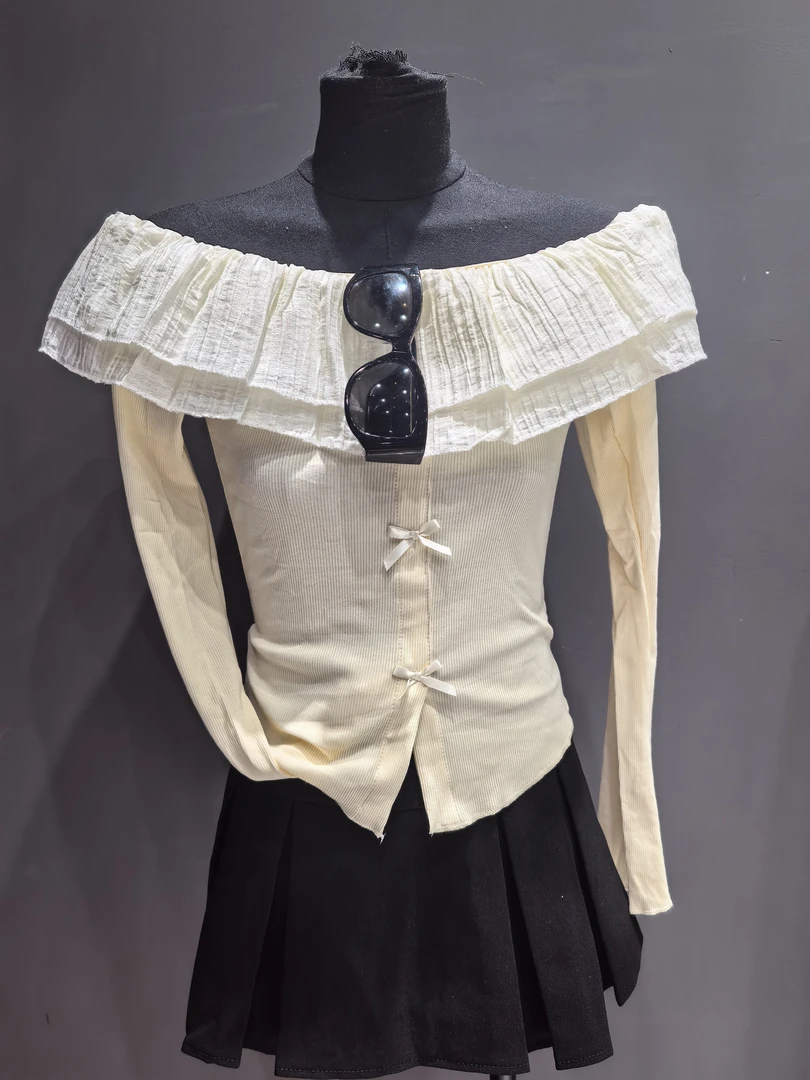 （發發）名媛 荷叶边一字肩前排小花显瘦上衣