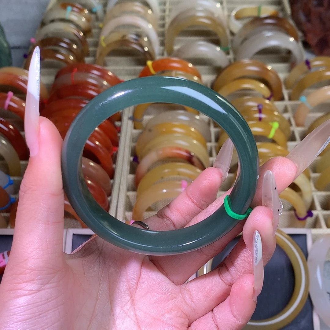 东陵石未镶嵌手镯