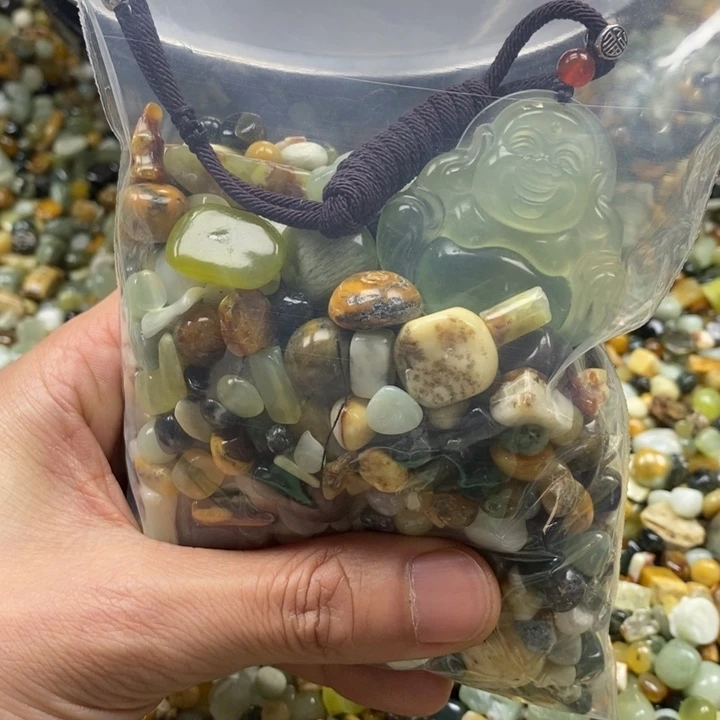 蛇纹石玉鱼缸石未镶嵌