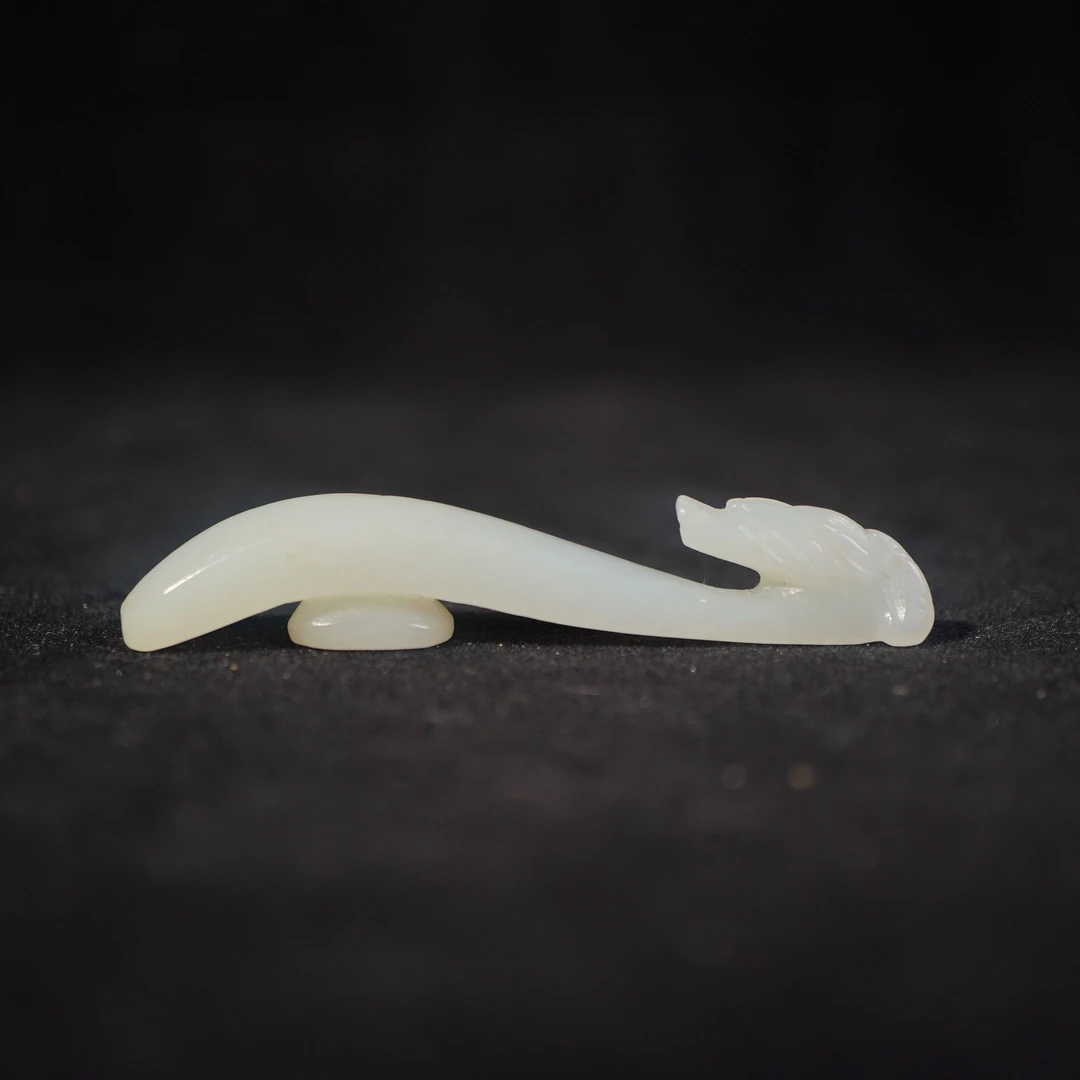 34F96  清 和田玉龙首带钩