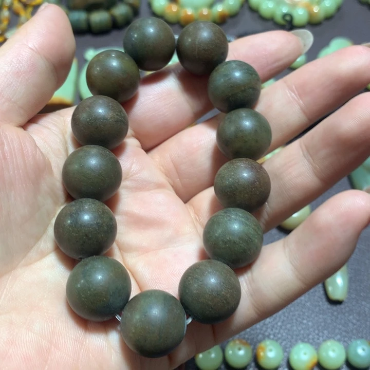 岫岩河磨玉（透闪石质玉）未镶嵌颈饰