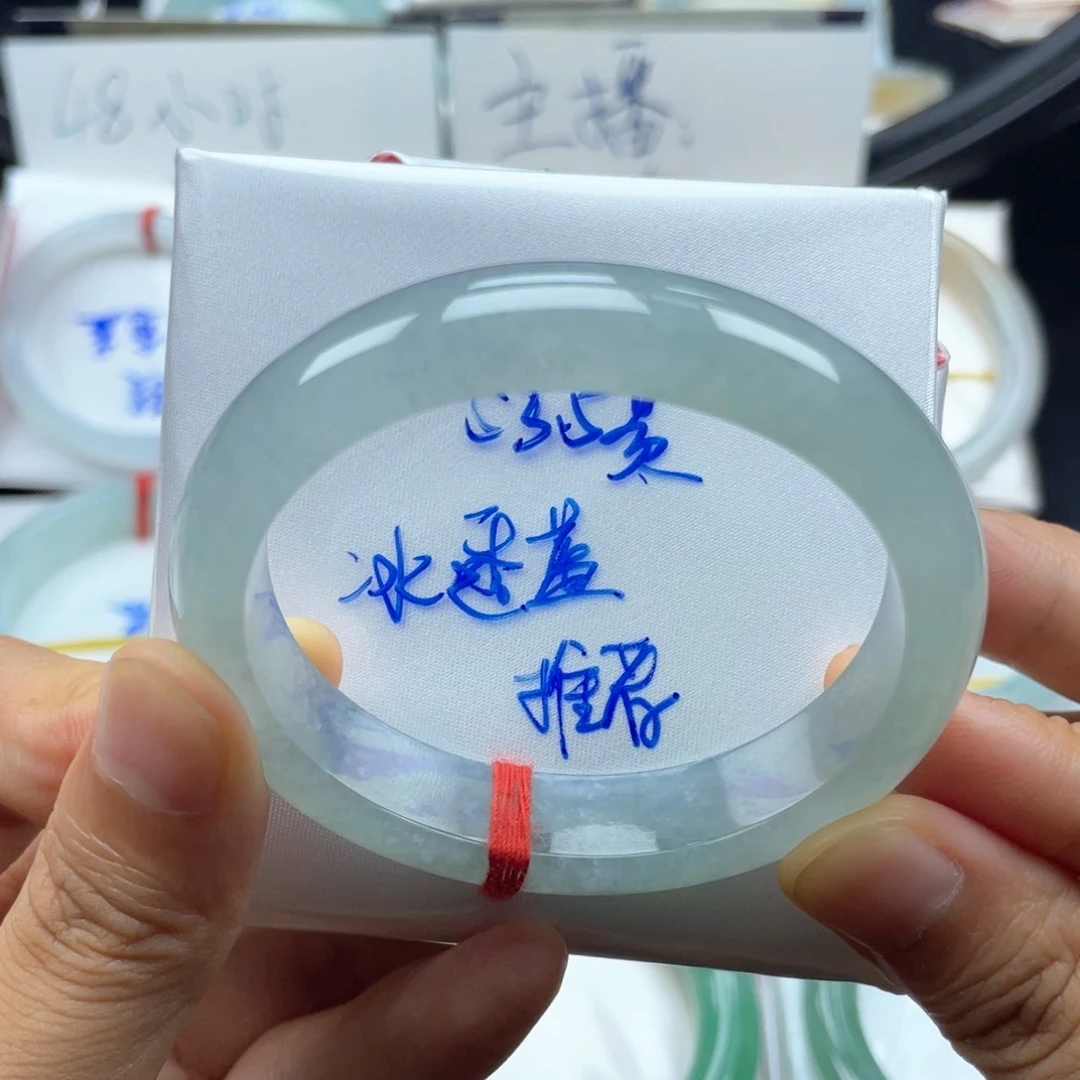翡翠手镯未镶嵌翡翠手镯9