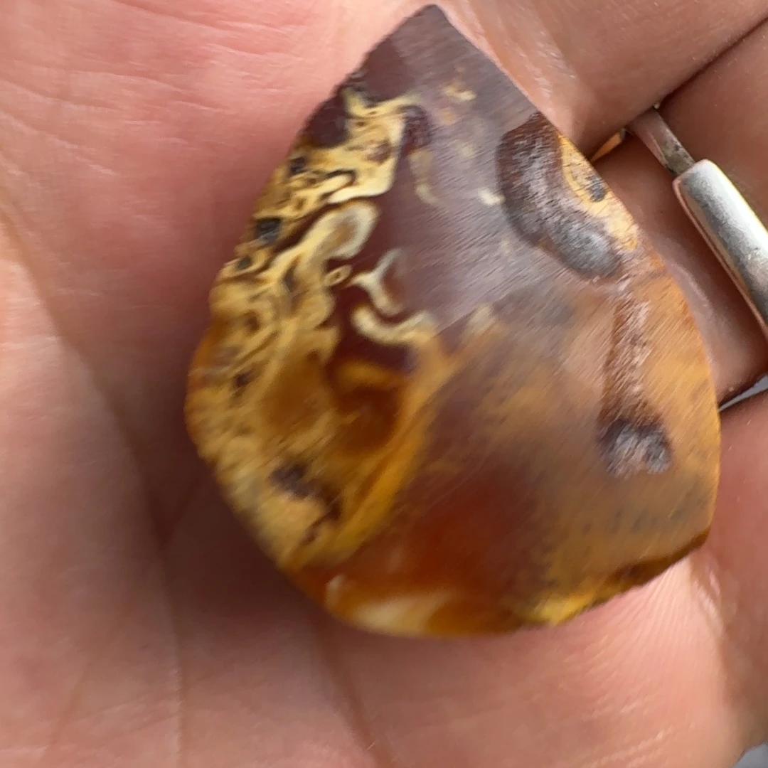 漫***3未镶嵌琥珀裸石7.7水滴