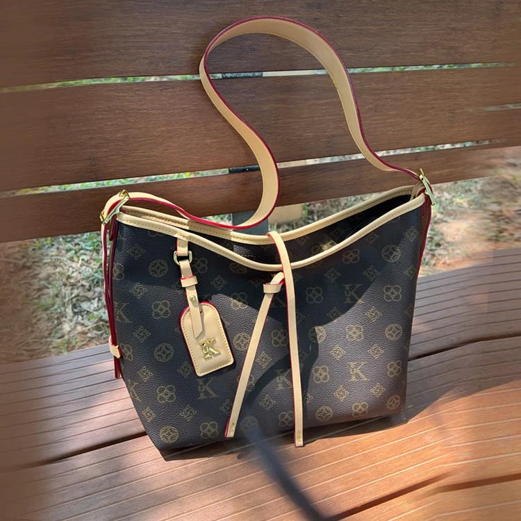 香港正品大容量托特包女2025新款真皮女包上班族时尚单肩腋下大包