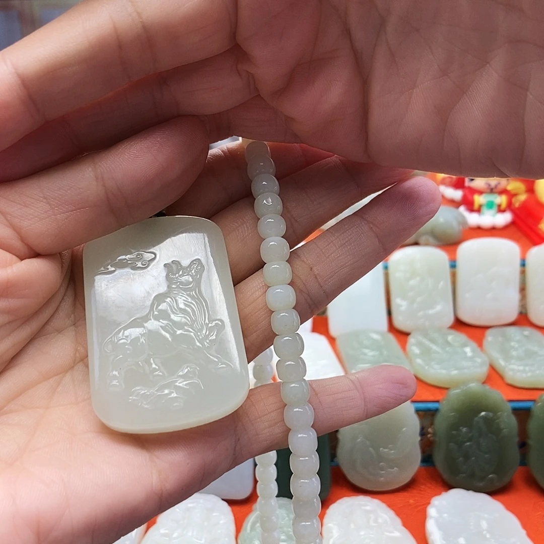 颈饰未镶嵌和田玉1****丑