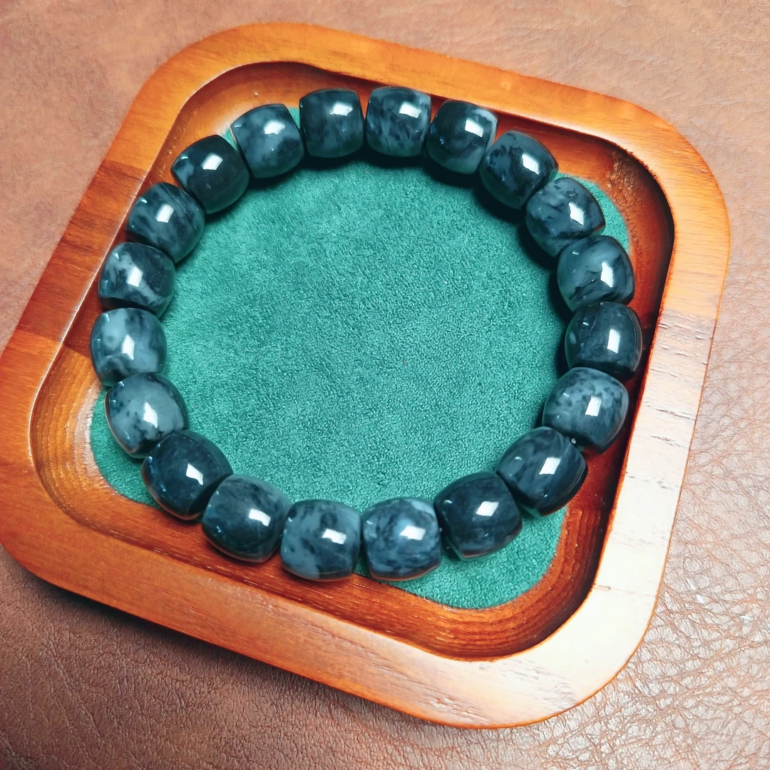 【尚玉东方】精工新疆和田青花料直切卡11*10经典时尚转运手串