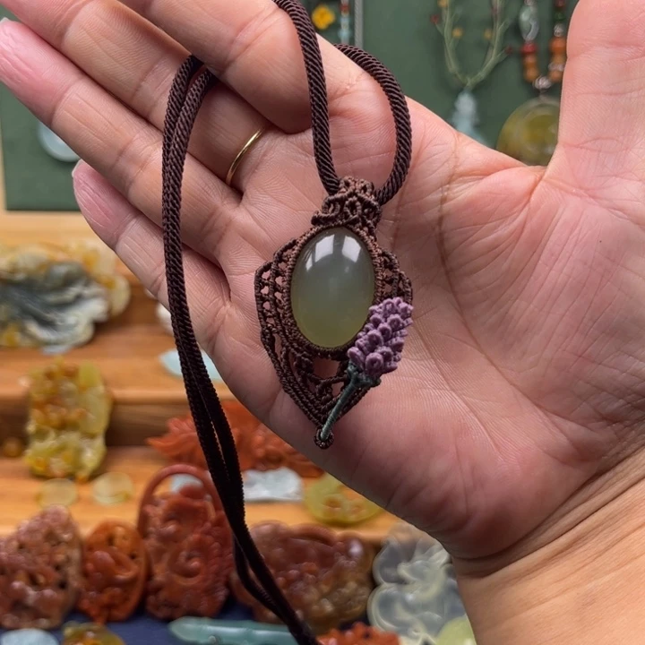 蛇纹石玉合金吊坠