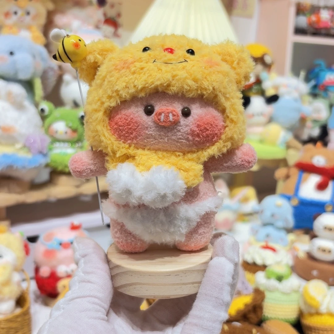 针织品做摆件的猪猪