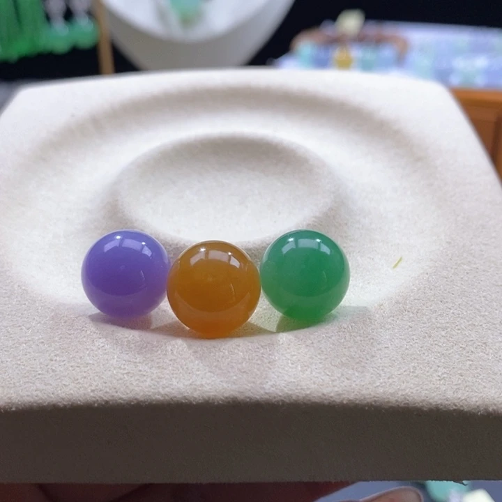 翡翠未镶嵌颈饰翡翠三彩色珠