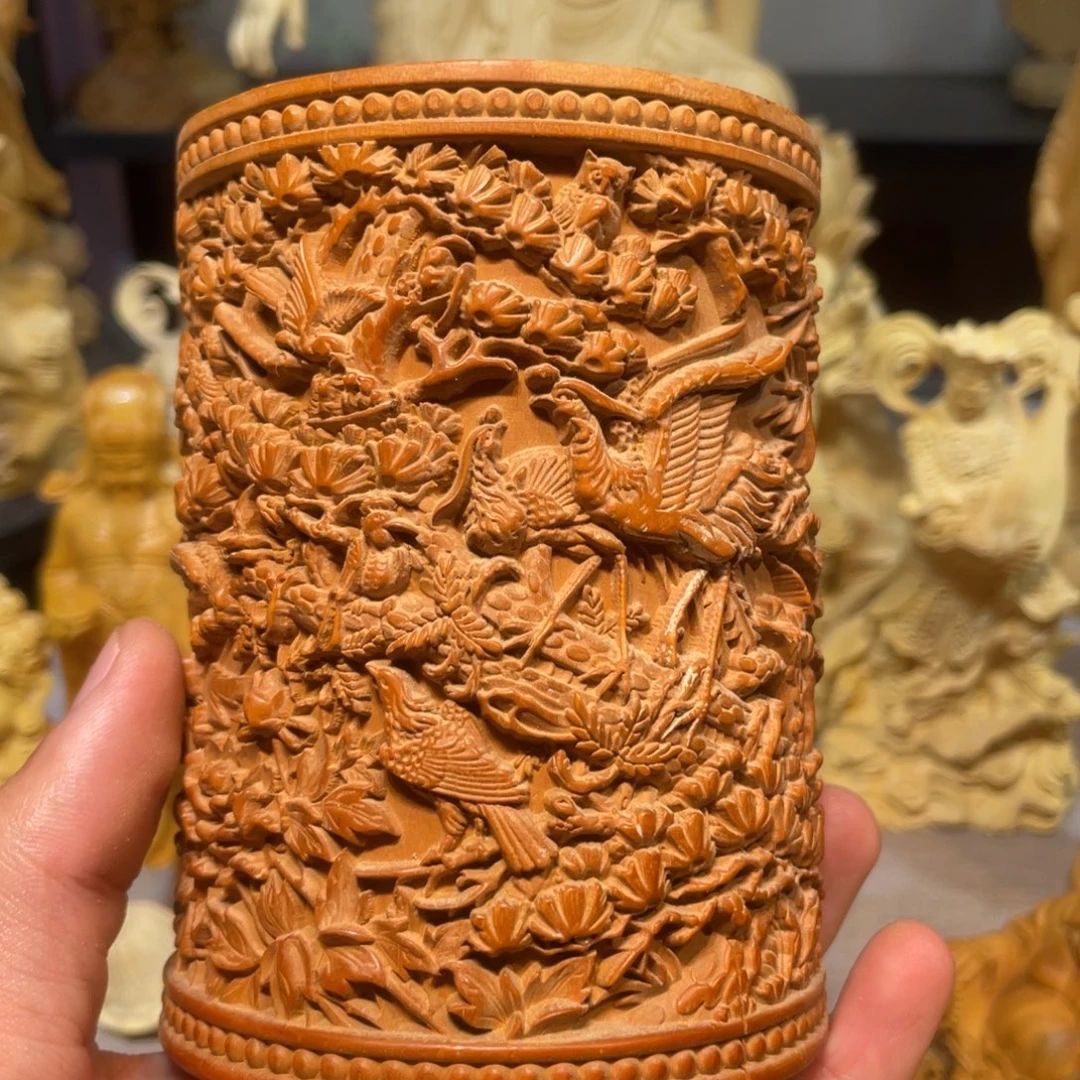 黄杨木小叶瑕疵百鸟朝凤笔筒做旧