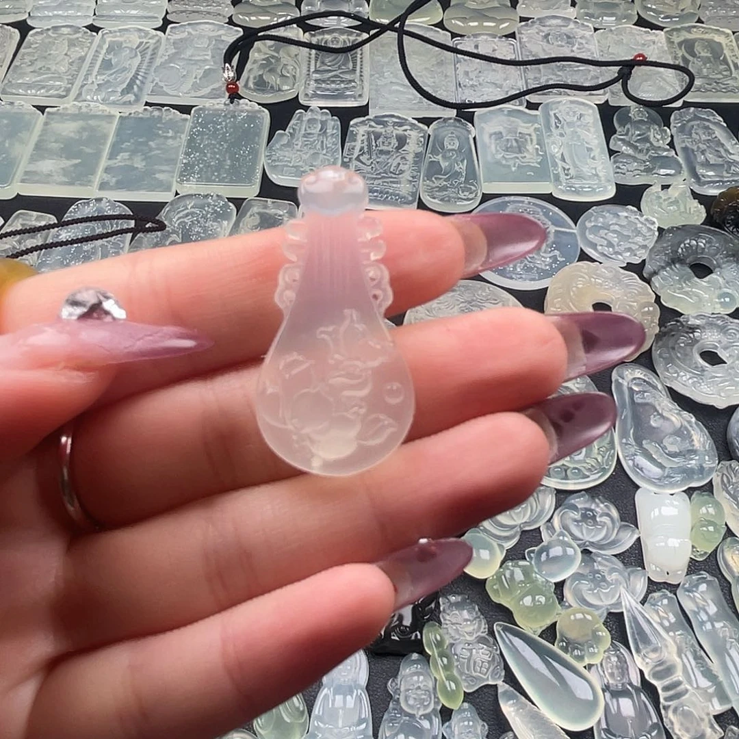 蛇纹石玉吊坠(赠链)未镶嵌