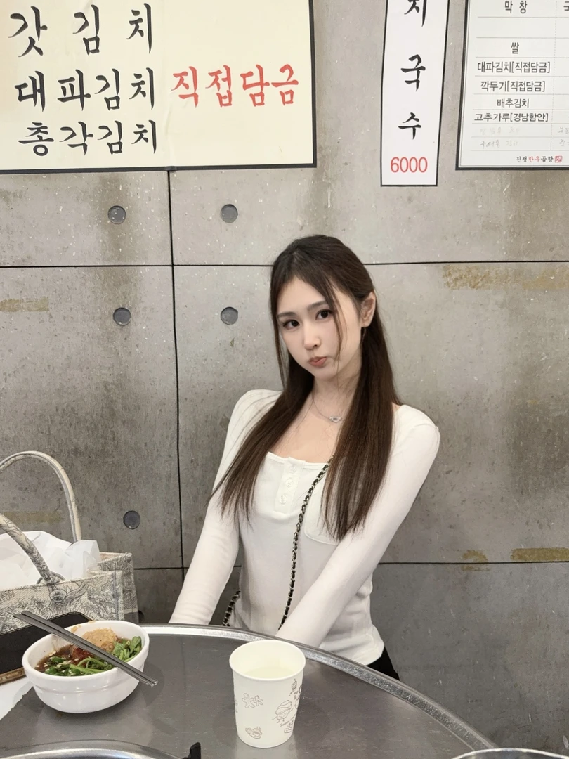 【软糯奶气打底】b入！显瘦U领口袋修身柔软弹力纯色打底长袖T恤