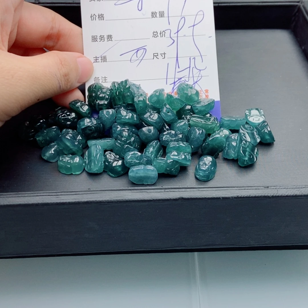翡翠未镶嵌手链多样性1