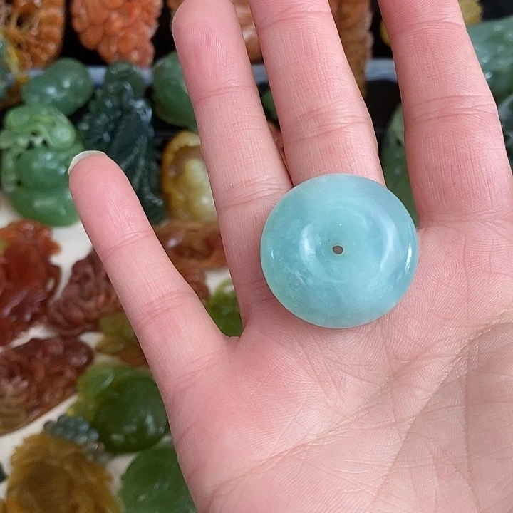 未镶嵌蛇纹石玉颈饰