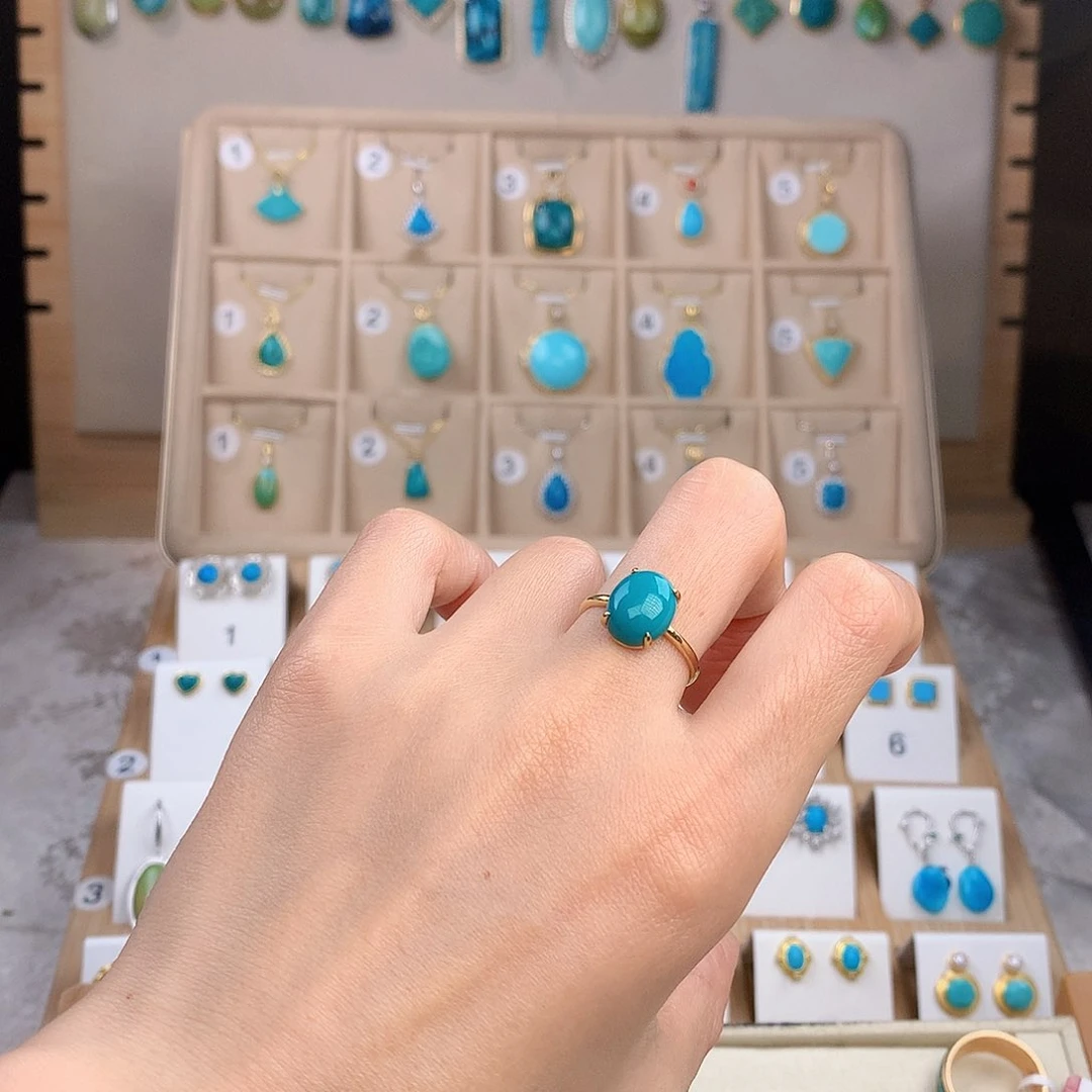 绿松石18K金镶嵌戒指