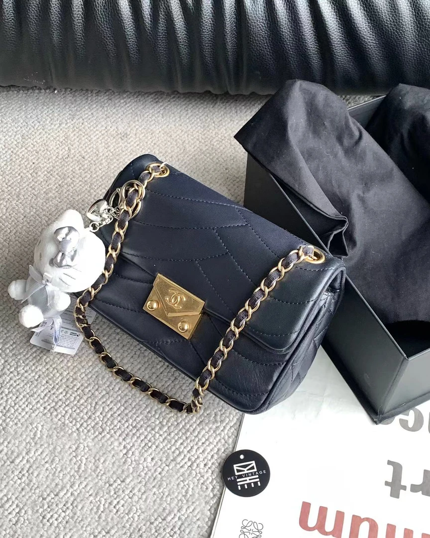 95新 Chanel/香奈儿 黑色波浪纹金扣口盖包 21cm 15357077