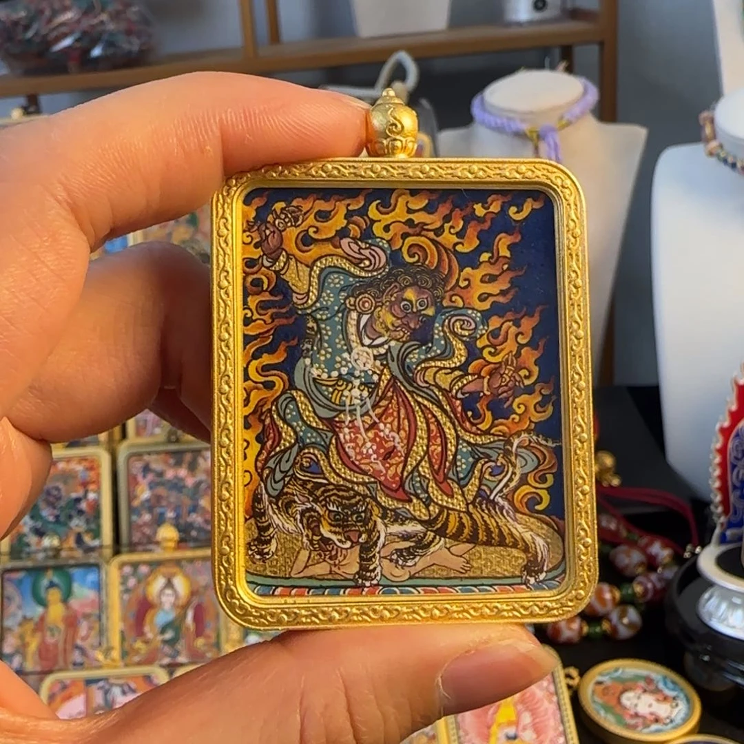 吊坠莲花生大师愤怒像热贡唐卡