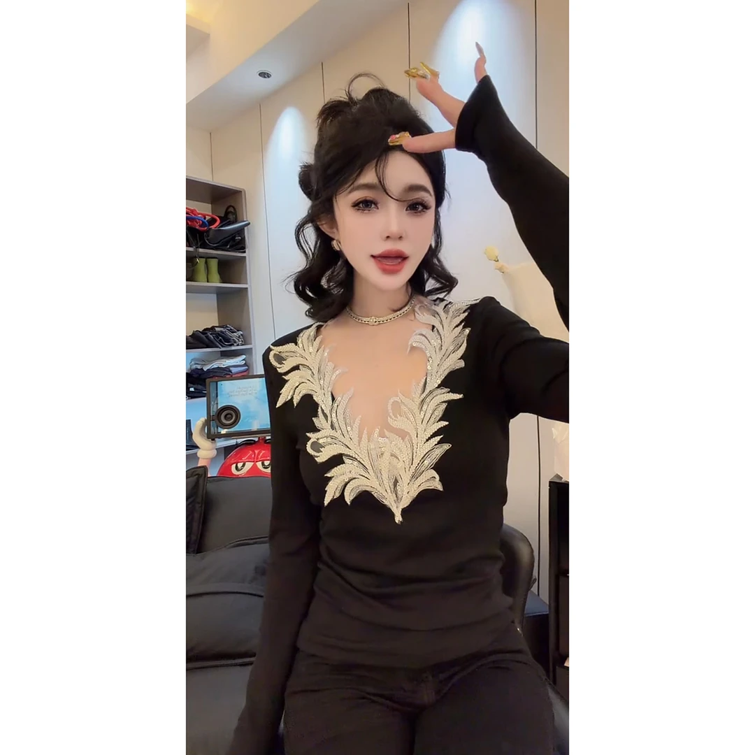 欧洲站2025秋冬新款高级感时髦重工长袖V领T恤女百搭洋气套头上衣