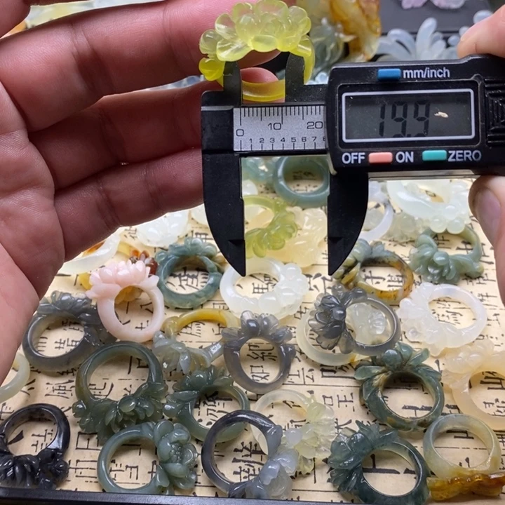 蛇纹石玉合金颈饰