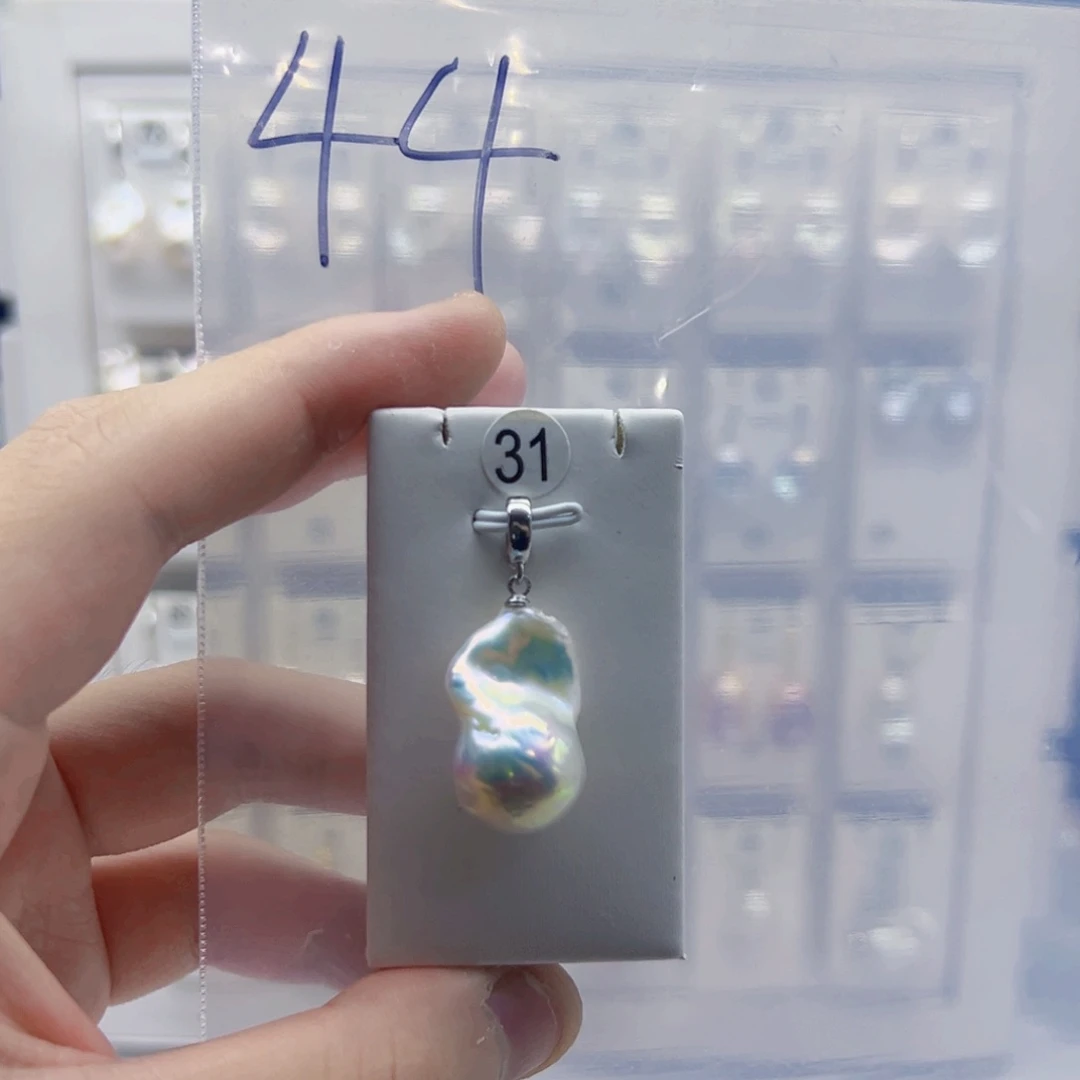 诺***诺淡水珍珠合金颈饰