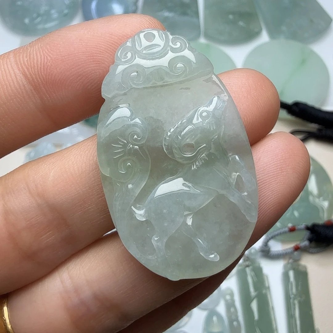 翡翠未镶嵌颈饰天然缅甸翡翠A货冰种羊牌