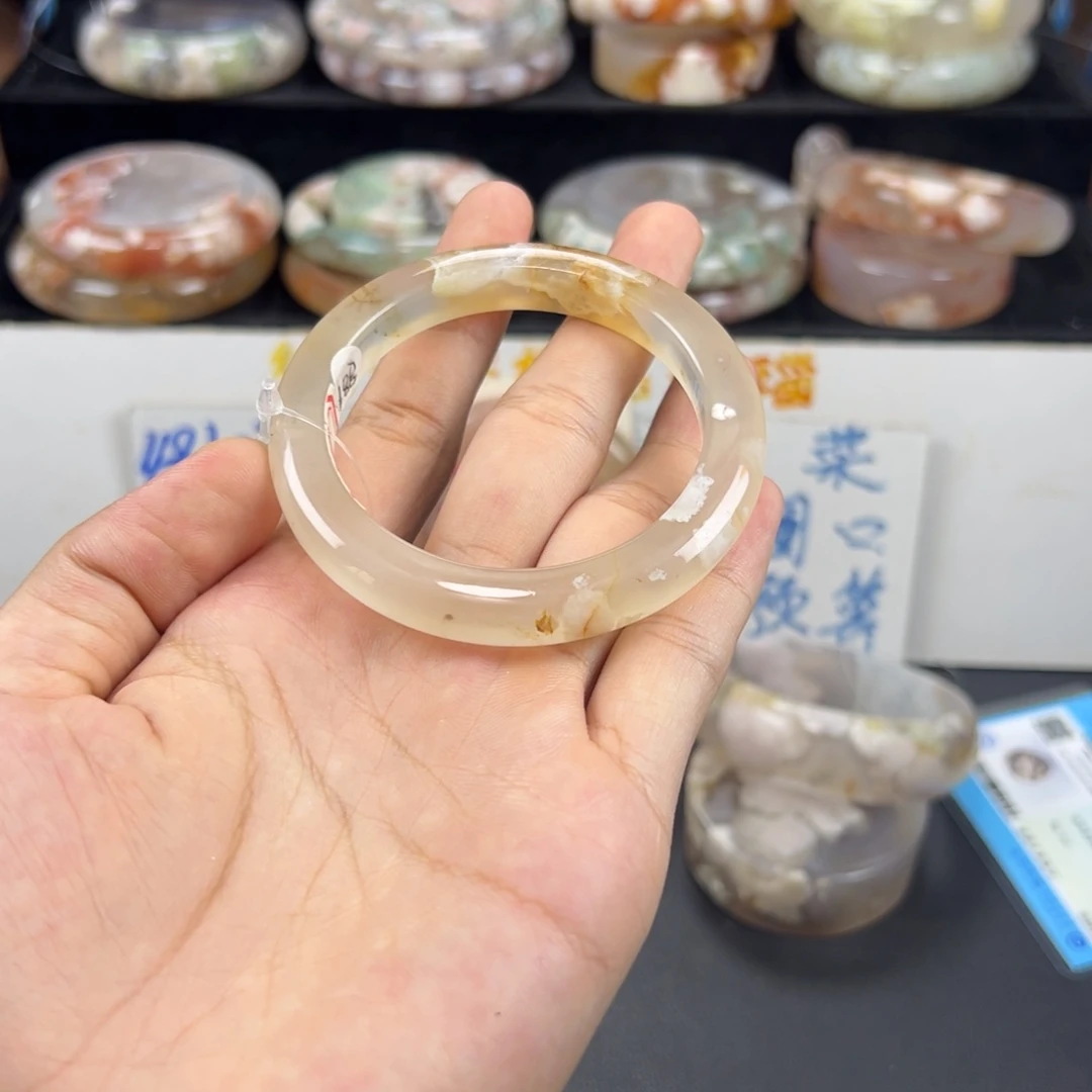 石英质玉未镶嵌手镯