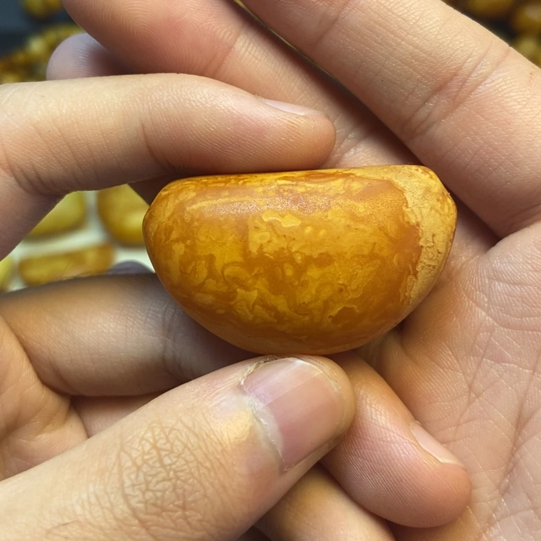 蜜蜡未镶嵌珠宝奇石