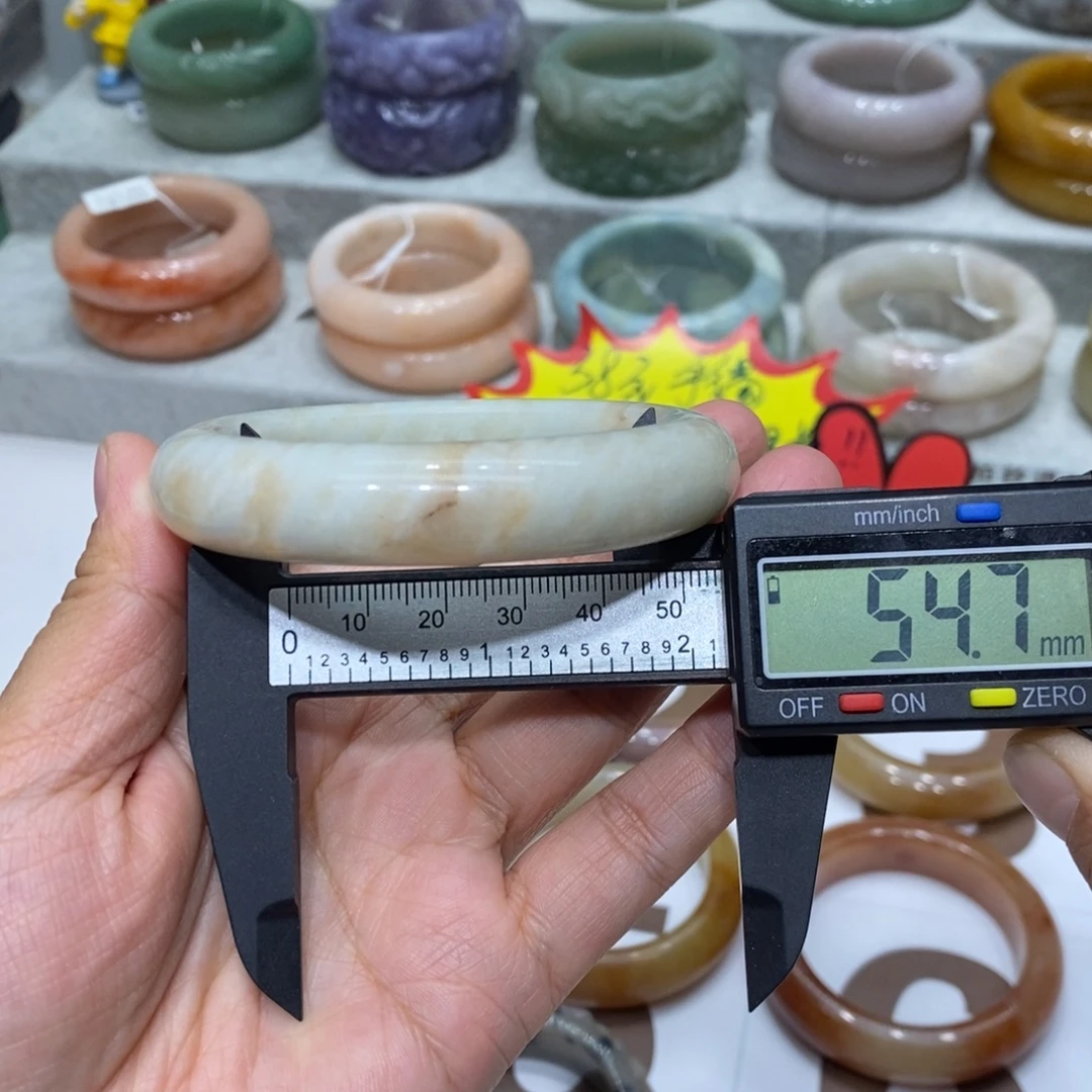 石英岩玉未镶嵌手镯