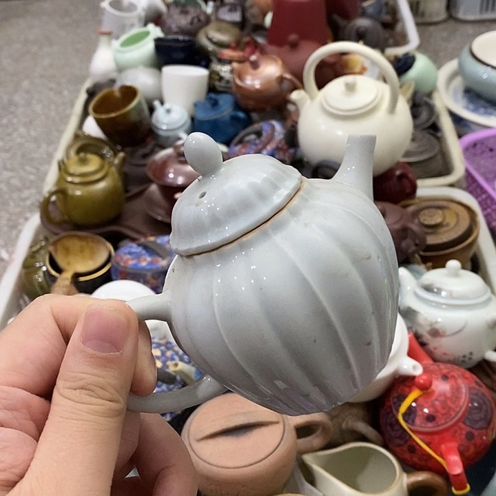 陶瓷艺术品及陶瓷壶