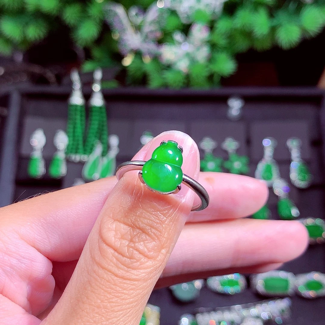 颈饰未镶嵌翡翠天然