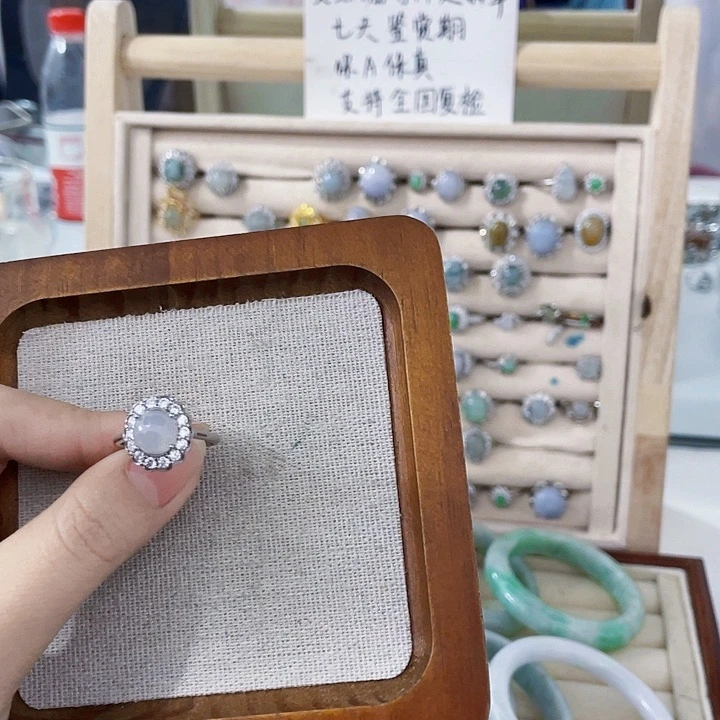 翡翠未镶嵌颈饰天然翡翠Ａ货