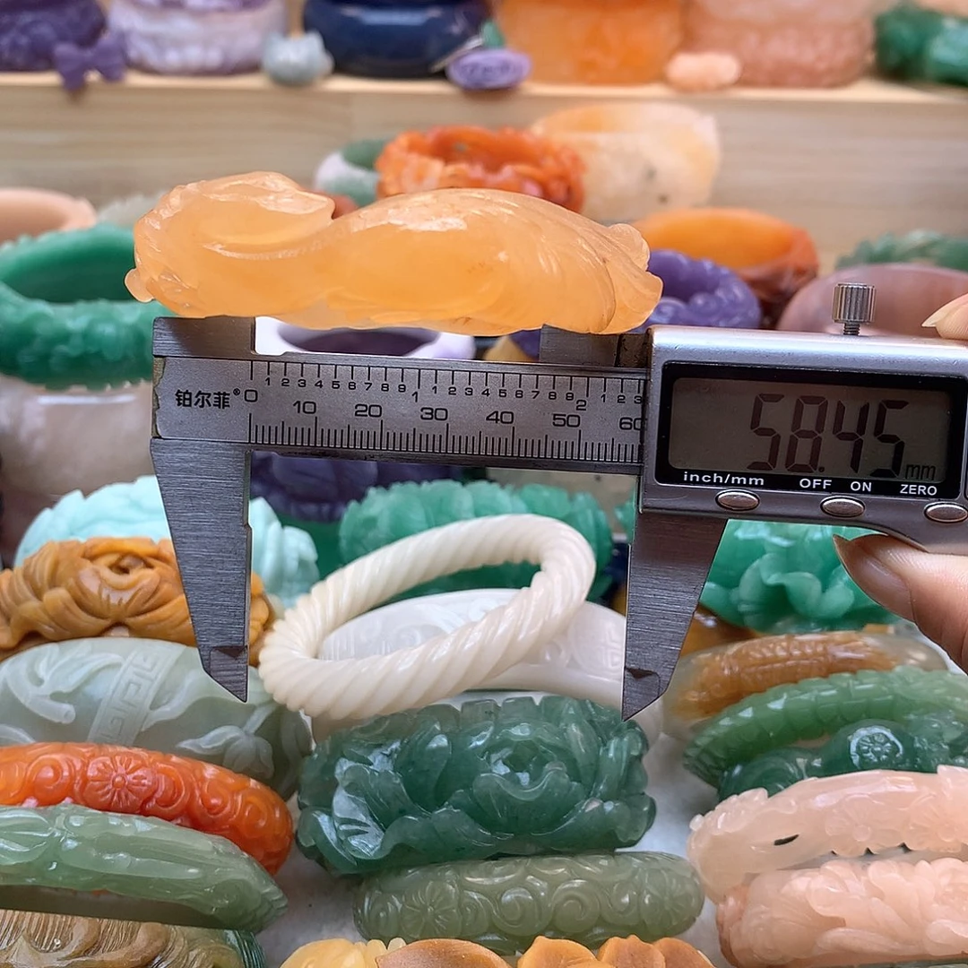 未镶嵌手镯石英质玉