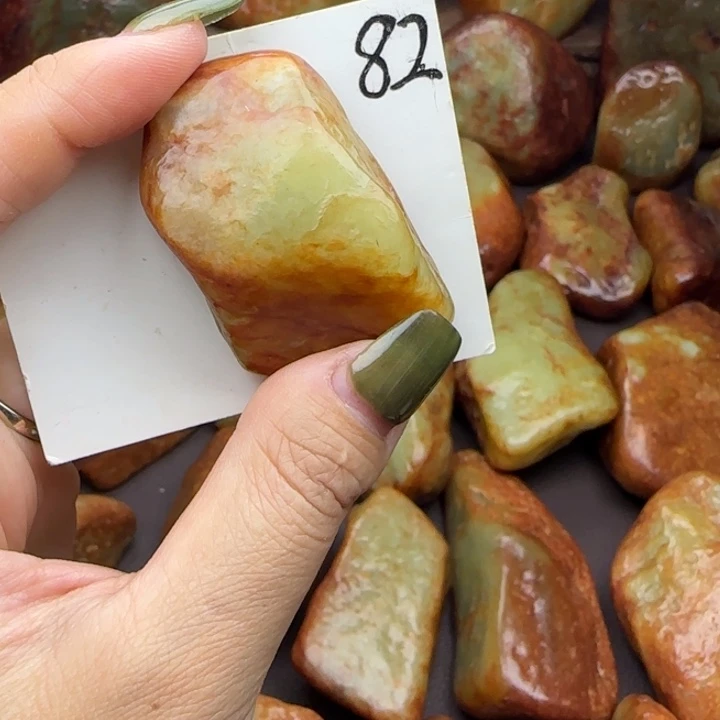 透闪石质玉未镶嵌珠宝奇石