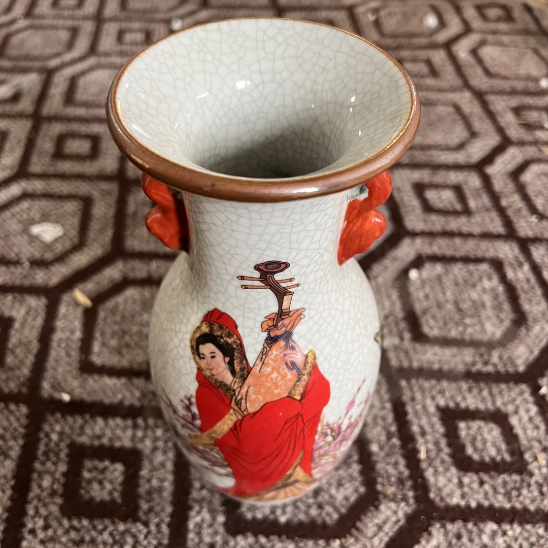 新年见面礼粉彩双耳瓶