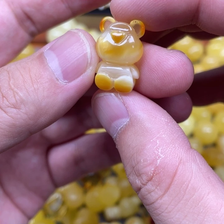 蜜蜡未镶嵌珠宝奇石