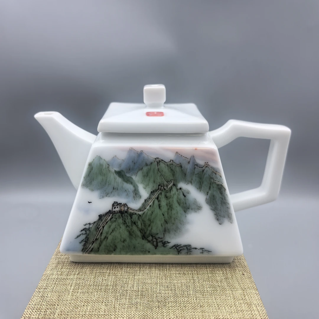 釉下五彩山水四季图茶壶艺术品