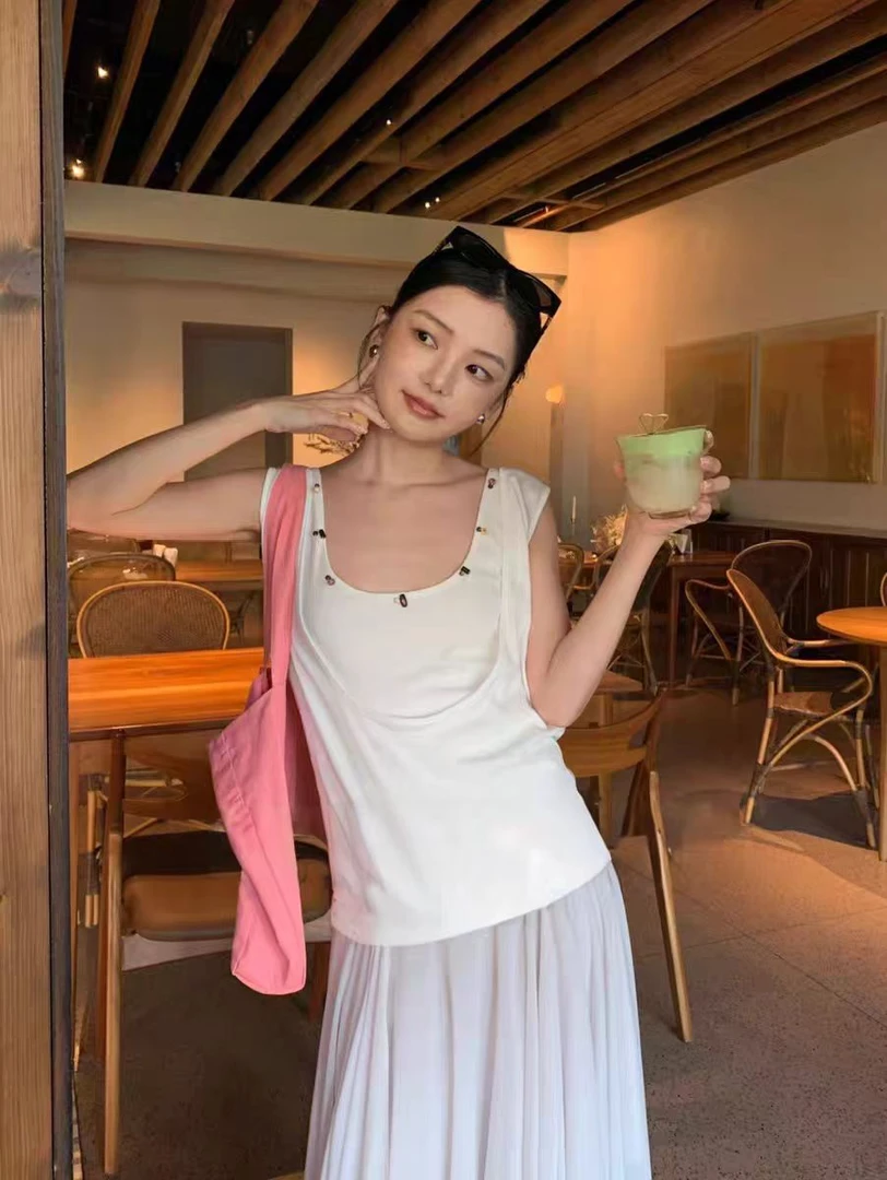 【奥莉】2025春夏：韩系撞色前后两穿设计感无袖背心23152