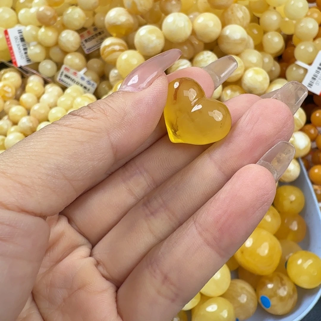 琥珀未镶嵌珠宝奇石