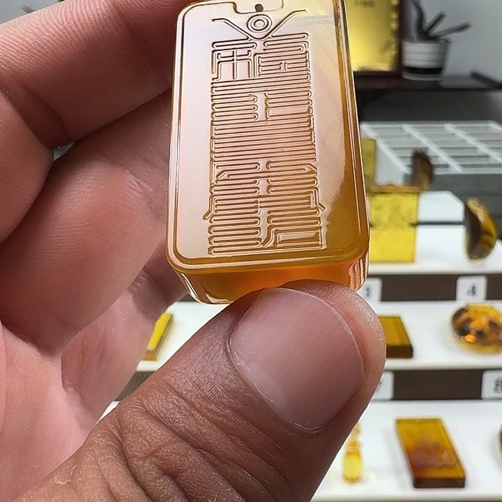 琥珀颈饰未镶嵌解