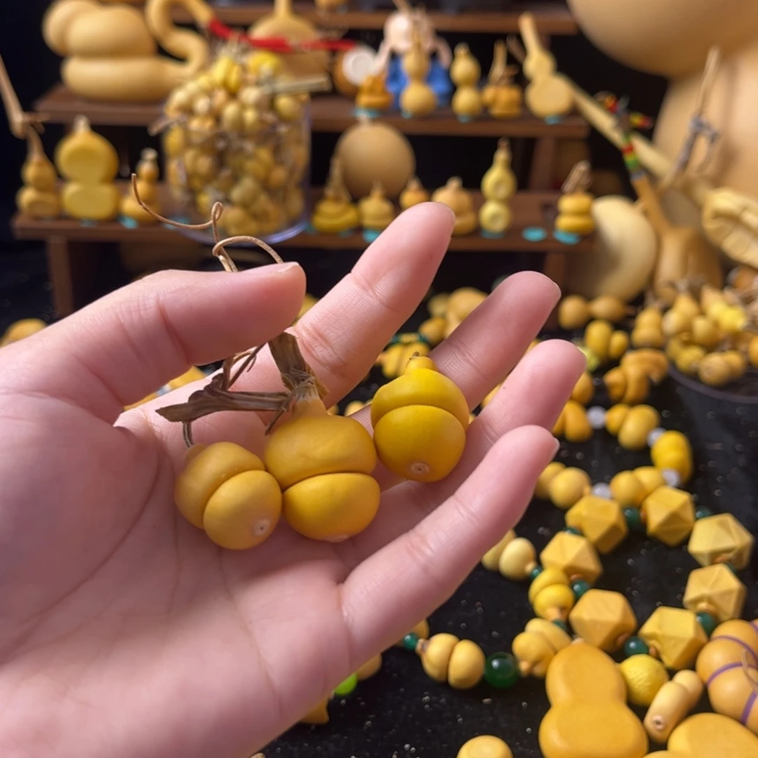 桃*斯三颗圆钱袋单品