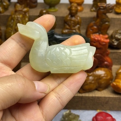 蛇纹石玉未镶嵌颈饰88